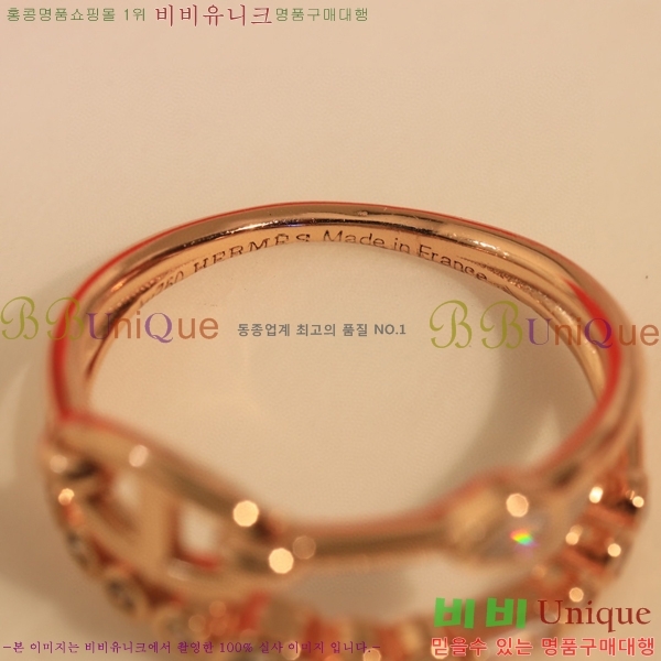 ޽  H8901177-3