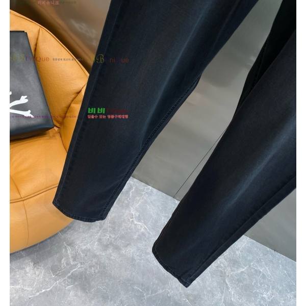   û PR7899359-2