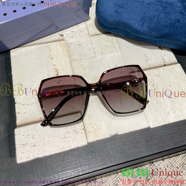  ۶ GC8461278-2