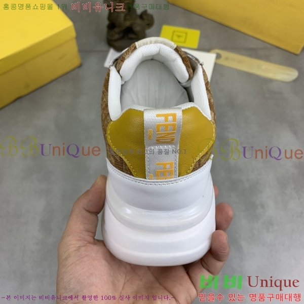   Ŀ F8561114-2