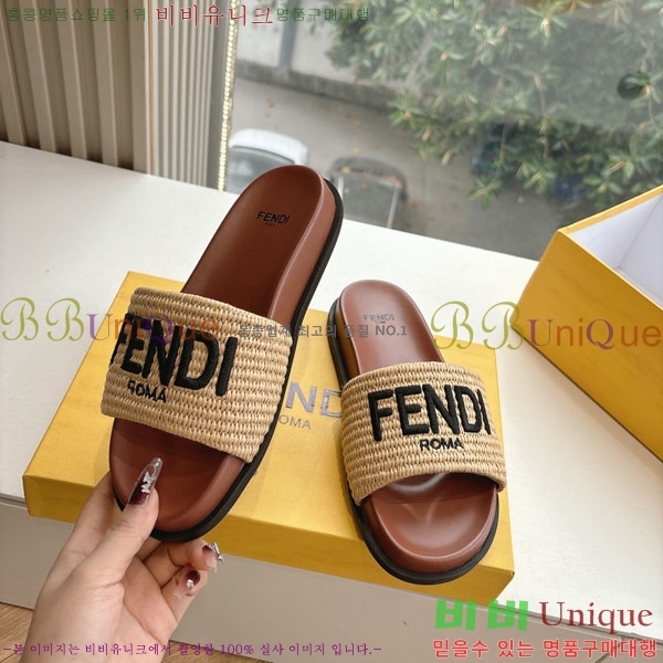    F8560005-4