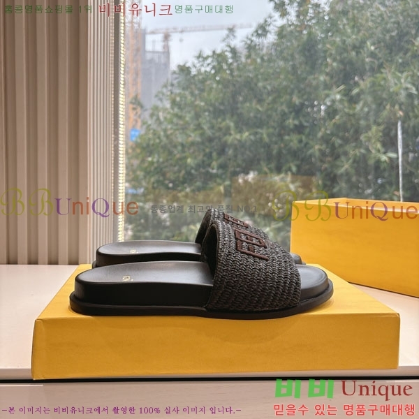    F8560005-1