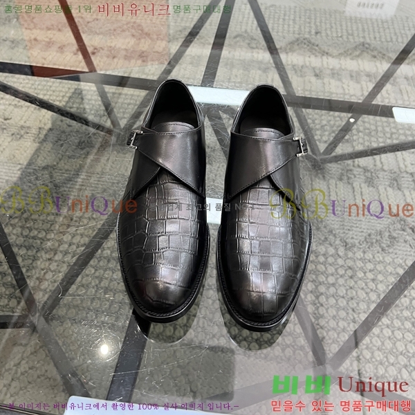 ޽  HT52130-1