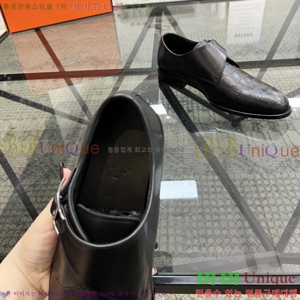 ޽  HT52130-1