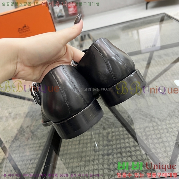 ޽  HT52130-1