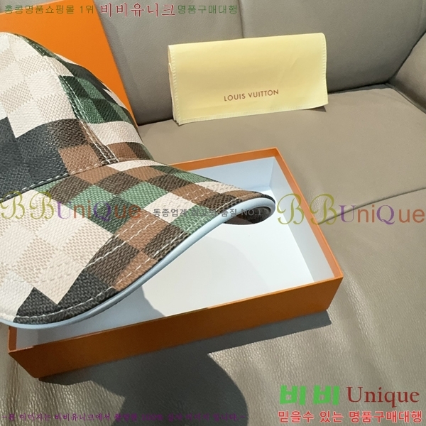 ̺  LV5153096-7